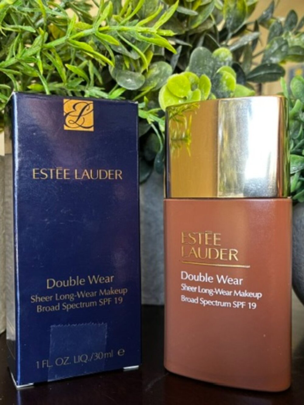 Brand New Estee Lauder Double Wear Sheer Long Wear Makeup Broad Spectrum SPF 19